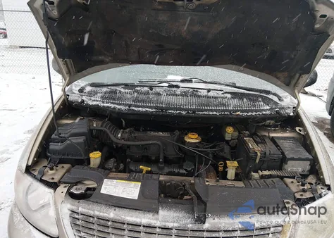 2003 Chrysler Town & Country Ex z USA, uszkodzony, nr VIN 2C8GP74L83R125960